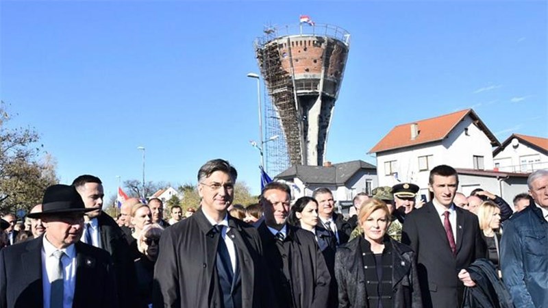 Danas odajemo poštovanje gradu heroju Vukovaru, svim braniteljima i žrtvama koji su dali svoje živote za Hrvatsku